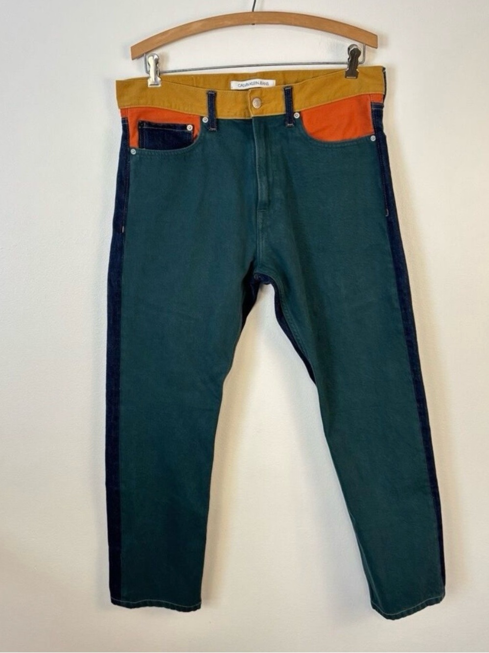 Calvin Klein Men Patch Colorblock Straight Leg Jeans Premium Italian Denim 32x32
